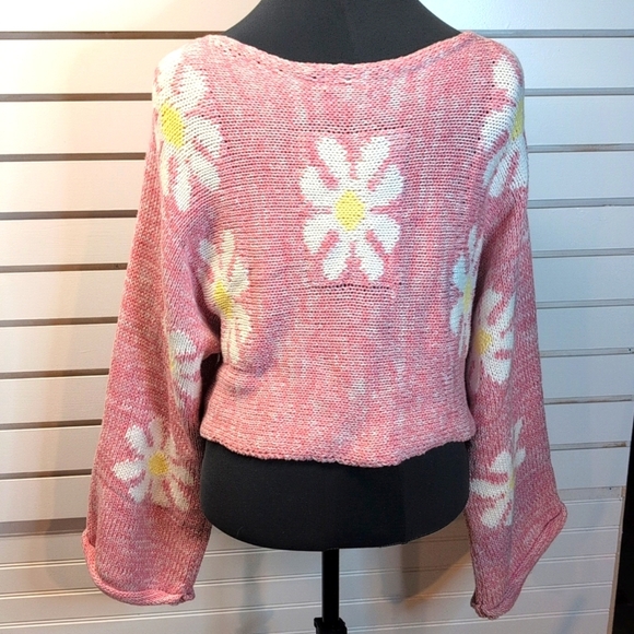 Storia Daisy Cropped Sweater Bell Sleeves Pink White Yellow Size Medium EUC - Picture 5 of 8